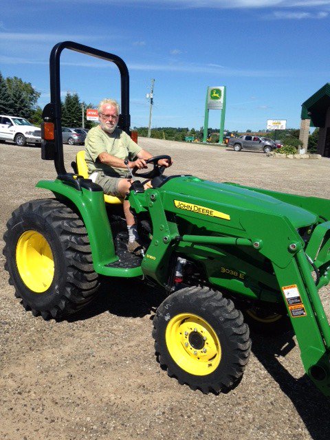 PremierEquip1's tweet photo. Congrats Doug, that 3038E will work wonders for you! #smart2rundeere #Ospringecustomer https://t.co/88ldASVpnR