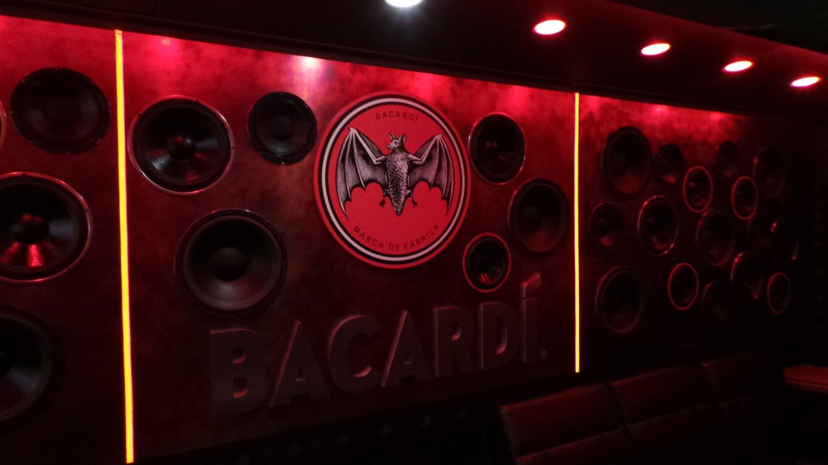 Movingyourbrand's tweet photo. #TBT Coach thats a club? Speakers! @BACARDI  https://t.co/CQY4yVWIEz #wemovebrands #marketing #experiential https://t.co/eJscwuxi26