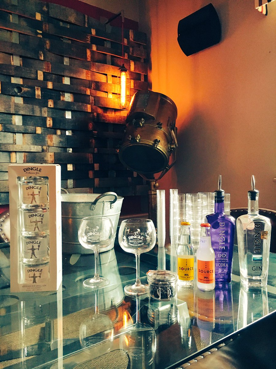 L_PGlobal's tweet photo. Pitching the @DingleSpirit and @LlanllyrSource to @HillsProspect today in the Chapel down winery. #dingledistillery #llanllyrsource #gin https://t.co/rZWdWPzv8K