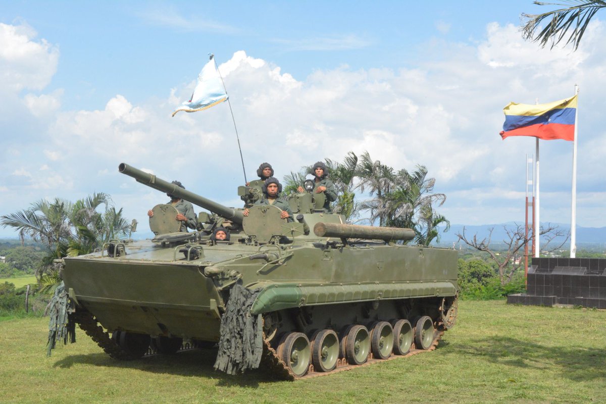 Blindados a orugas del Ejército CuFvgOuWAAAmuTm