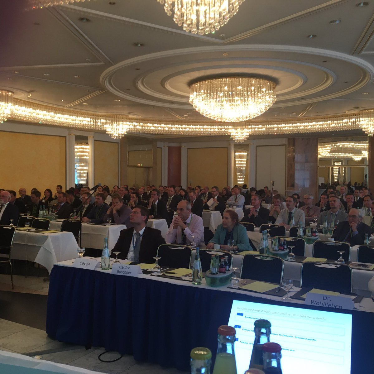 StefanOecking's tweet photo. #fvms ... und gebannt folgt das Auditorium seinen Ausführungen 👍 https://t.co/MdvjBIs9J4