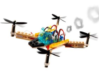 muyinteresante's tweet photo. ¡Haz tu propio dron con piezas de LEGO! https://t.co/Z0z1Imef0S https://t.co/evBCOIBnWe