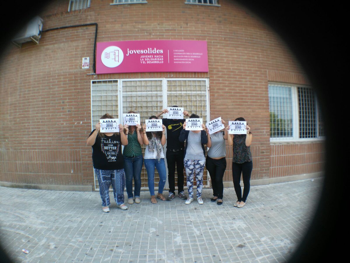 JOVESOLIDES's tweet photo. No nos importan las caras, nos importan las causas: #niPobrezaniDesigualdad
#15OPobresaZero https://t.co/nECXxM0DhK