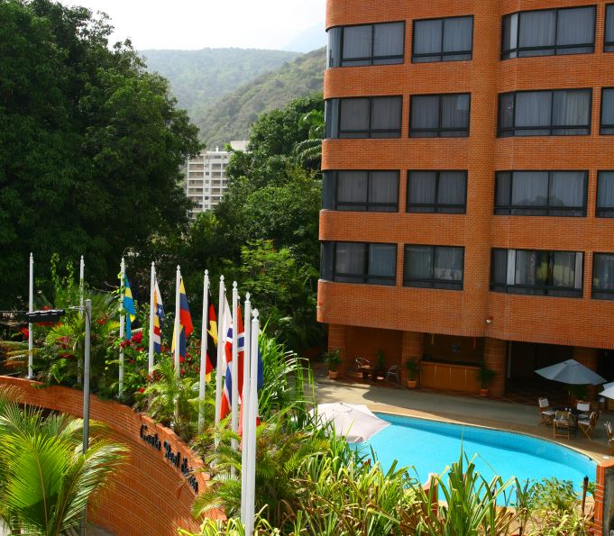 Casatropical's tweet photo. Disfruta de una vacaciones exclusivas en nuestro Hotel Costa Real Suites en Caraballeda. Reserva Aquí --> https://t.co/hKQvurtbfU https://t.co/4wh8yXXrsG