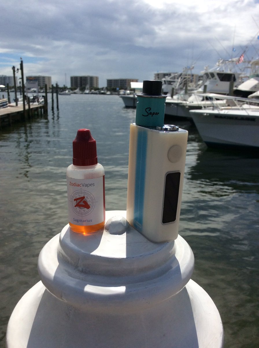 druthersdestin1's tweet photo. It's a great day on the harbor with two of my all time favorites. #tbt #druthersdestin #vape #Florida #destin #druthersvaporshoppe https://t.co/WIKrDDXFFn