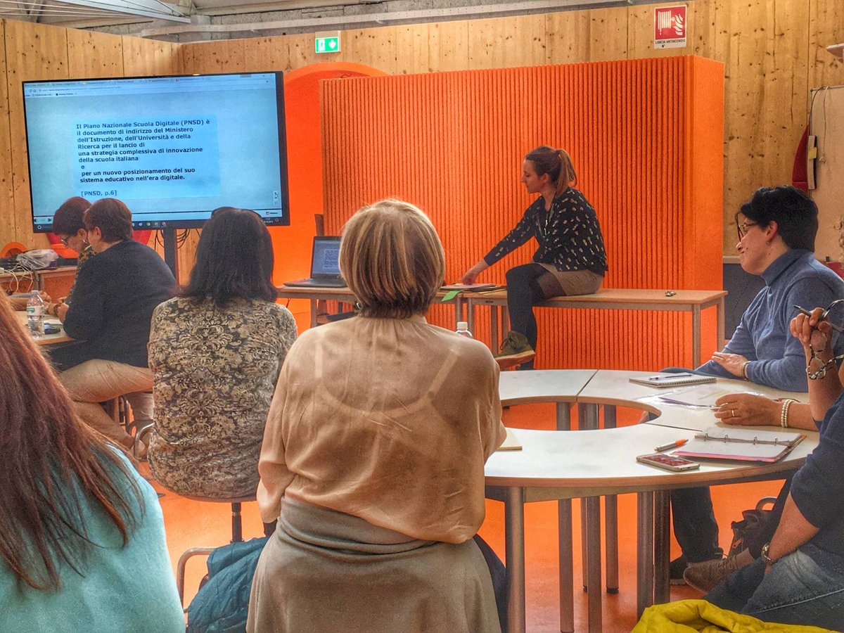 ProgrammaBol's tweet image. Iniziato il nuovo corso @FG_Fondazione "I primi passi nel digitale: #coding e pensiero computazionale alla scuola dell’infanzia?Si può fare!