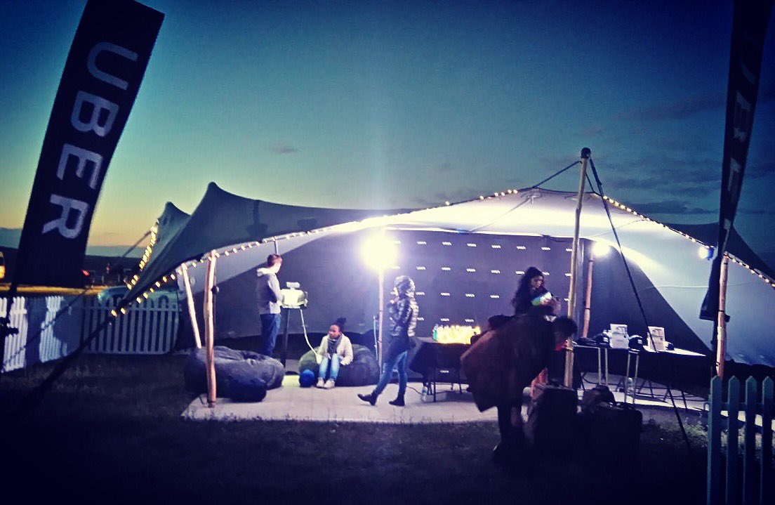 Uber_RSA's tweet photo. Phone dead at @RockingTheDaisy? Need a spot to relax before catching your Uber? Head to the #UberZONE next to the main entrance! #SxRTD2016 https://t.co/1J2hRMF0oO