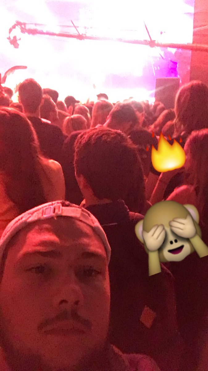 RomainMagnol's tweet photo. Je verrais mieux l' #ElectroShock depuis la scène 😜🙌🎊 Merci @VirginRadiofr https://t.co/JkI1aKK1FE