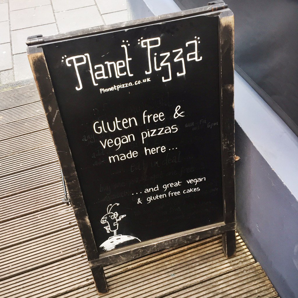 AwkwardDinnerG's tweet photo. Beers and Pizza. GLUTEN FREE beers and pizza! https://t.co/tOtsRPnCxK https://t.co/W67TQkg9VX