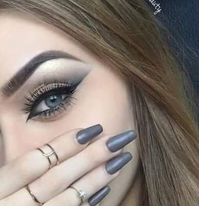لقد كان لدي الكثير من الكلام لك
والحب الجارف لك .. 
.. لك وحدك ..
ولكن ... 
قسوتك أخرستني .