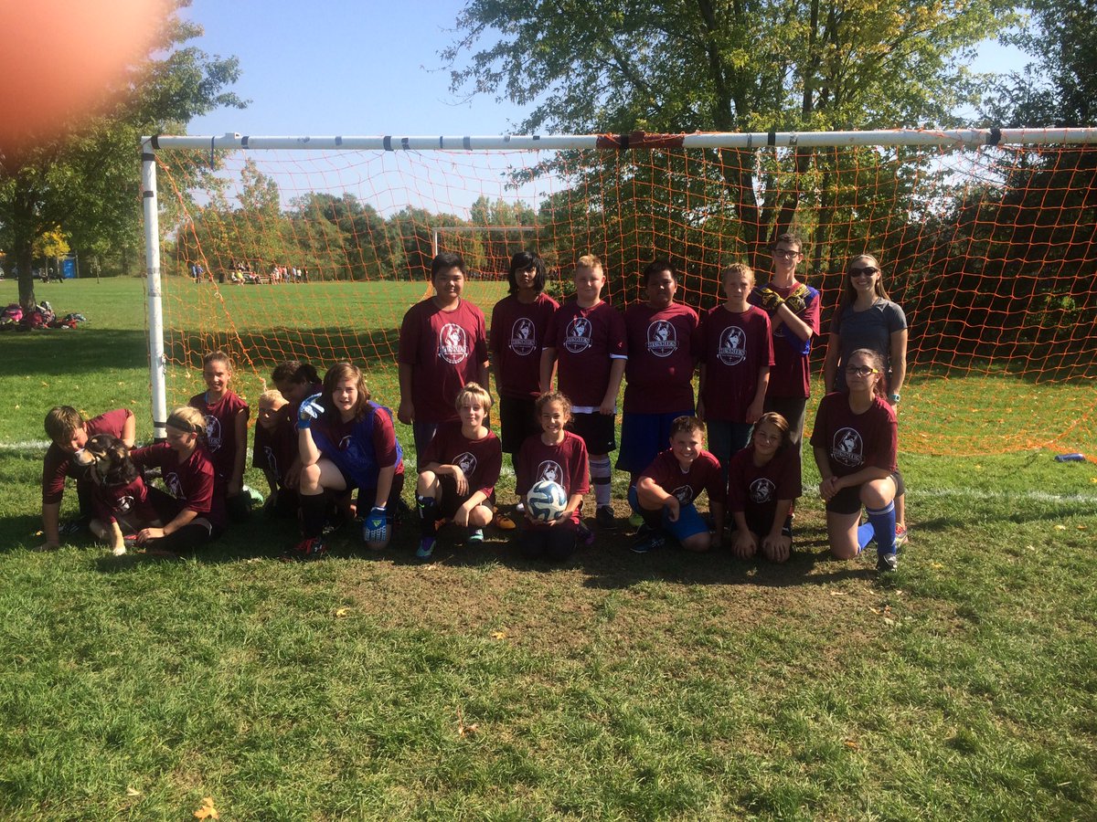 vadderley023's tweet photo. Proud of these hardworking Huskies! Way to represent Holy Cross with good sportsmanship and great fun!@hcbrantford @jfediurek @dipaolonoble https://t.co/QcxmS2RTSn