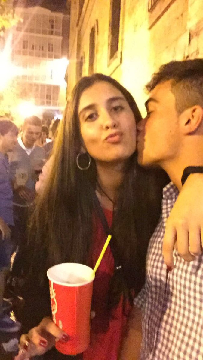 adrif_7's tweet photo. "Que la distancia no es el fin" Siempre fuertes bb 💚 https://t.co/p3Yh8vX8rG