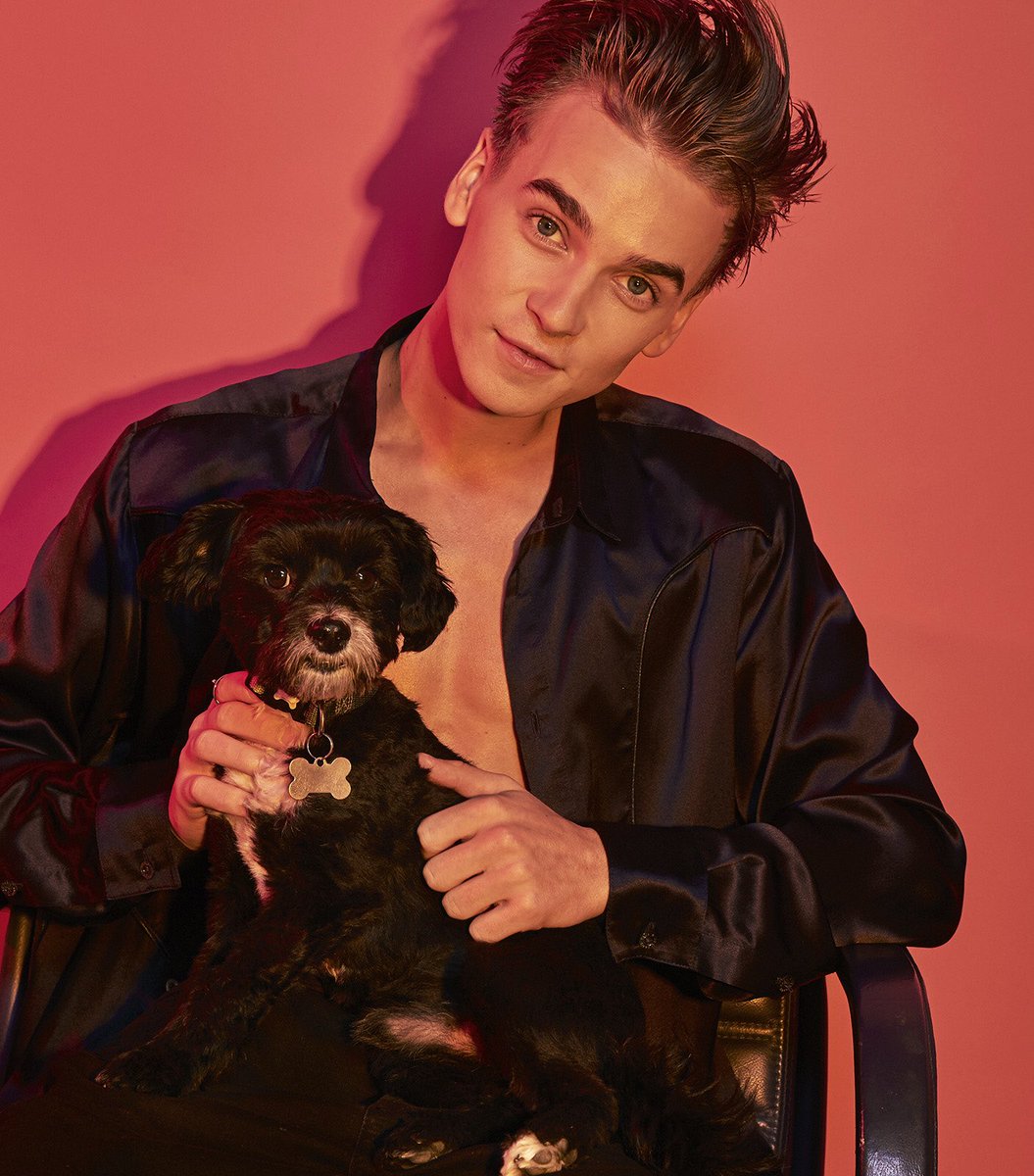 With <a href="/Joe_Sugg/">Joe Sugg</a> yesterday 🐶📸🐾<a href="/VulkanMagazine/">VULKAN</a>