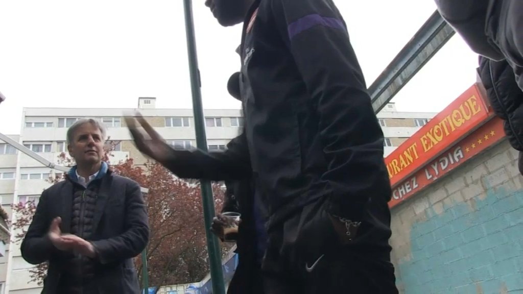 BFMTV's tweet photo. Dossier Tabou: M6 dévoile une nouvelle vidéo sur l’altercation de Bernard de la Villardière https://t.co/SkAXLLMsxx https://t.co/52ZlyEOHj7