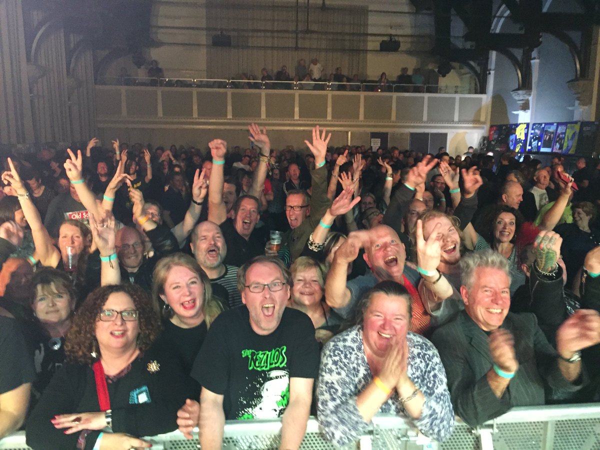 dannyfarrant's tweet photo. It not you..Or maybe it is at the front of the @buzzcocks show at @Unity_Works last nite..? Thnx 4 a great nite Wakefield ! #buzzcrowd pic 1 https://t.co/gCCSlbAGxa