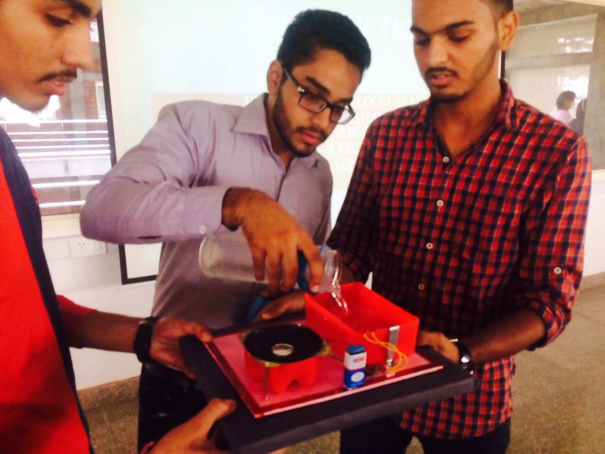 GnaUniversity's tweet photo. Our #JoyOfEngineering #students have created #innovative #costeffective and #modern #projects https://t.co/wanunbJ31q #GNAUniversity https://t.co/qpDRkRgrjQ