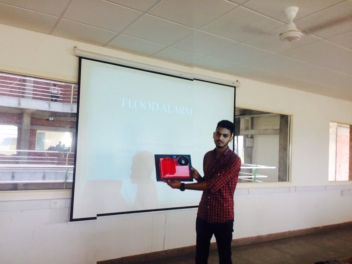 GnaUniversity's tweet photo. More #innovative #costeffective and #modern #projects created by #GNAUniversity #JoyOfEngineering #students https://t.co/eK9GRx4frB