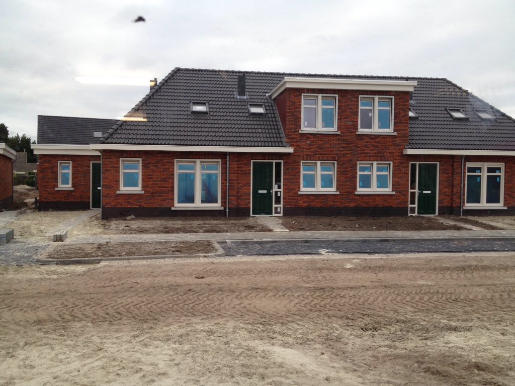 HarmenByl's tweet image. Gezellig hoor! Meet youre neighbours day bij @Sintmapark Tolbert @VanWijnenGroep