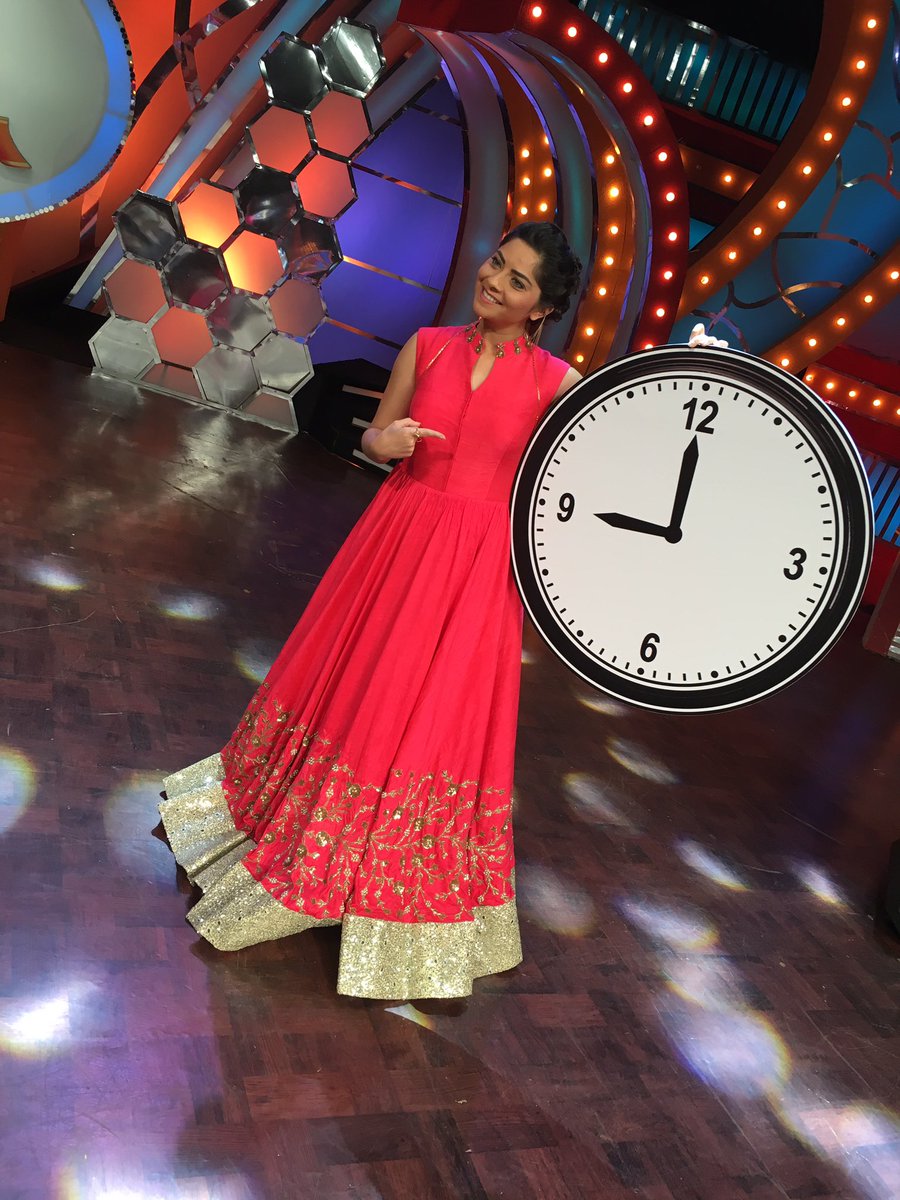 meSonalee's tweet photo. It is going to be 9pm soon....have you guys tuned into @ColorsMarathi yet...
Gheun aaloy #ComedyChiBulletTrain in a new avatar..
@anujpoddar https://t.co/N0QJ4VLACQ