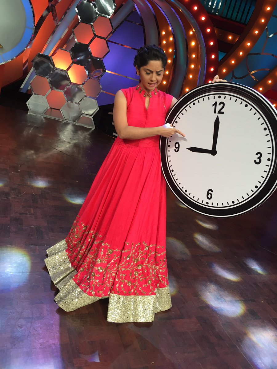 meSonalee's tweet photo. It is going to be 9pm soon....have you guys tuned into @ColorsMarathi yet...
Gheun aaloy #ComedyChiBulletTrain in a new avatar..
@anujpoddar https://t.co/N0QJ4VLACQ