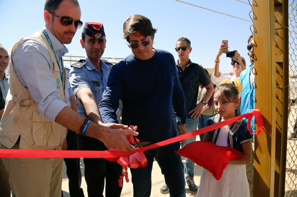 Onuitalia's tweet photo. Re: Build: Arts Centre and #Women Centre unveiled in #refugee camp #Zaatari, gift #Italian #BuildingPeaceFoundation https://t.co/USkEoGEzPx https://t.co/wCsT9WSBXO