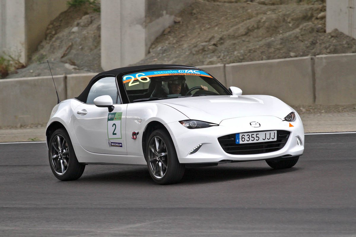 Diversión y eficiencia: Mazda #MX5 gana las ECOseries con gran ventaja y hasta un 10% menos del consumo homologado: mazda.es/noticias/notic…