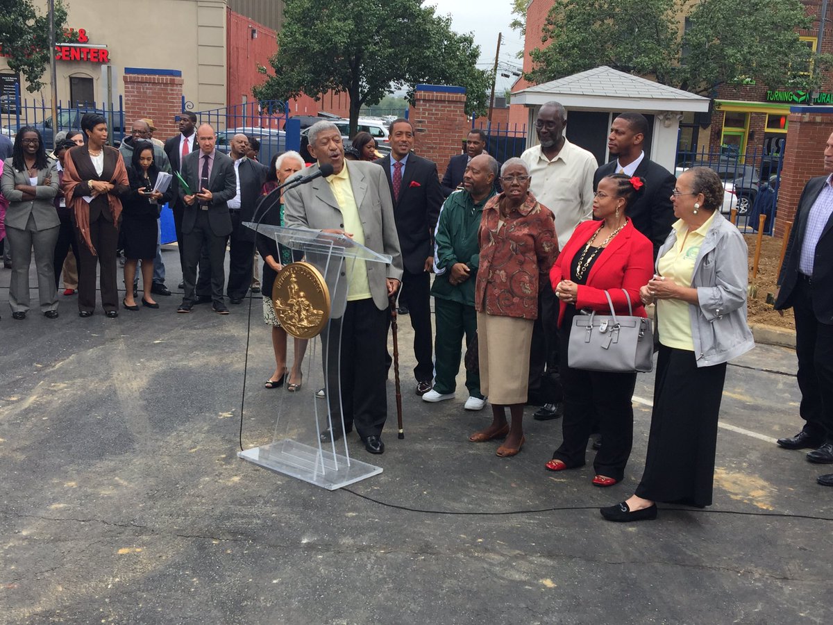HendricksB's tweet photo. The FSFSC Board: Experts at blending resources to rebuild community. Calling out @TommyWells @DOEE_DC & #dcpace for a better #Ward8. https://t.co/HwovNAPo7J