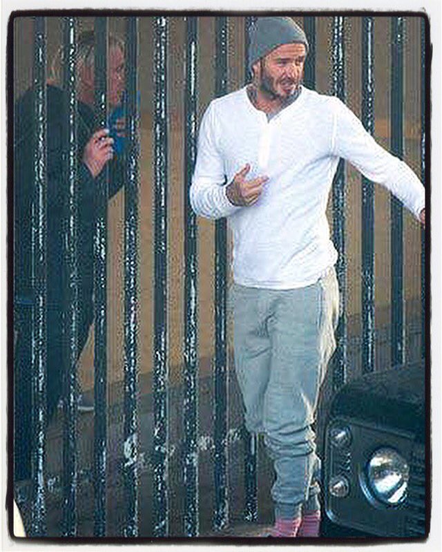 WellerWorld1's tweet photo. #PaulWeller #DavidBeckham @paulwellerHQ #weller #Beckham @victoriabeckham @HannahKCWeller @WellerWorld1 @stevecradock @LunarCrofts ⚽️⚽️⚽️ https://t.co/1H2Wde8OVs
