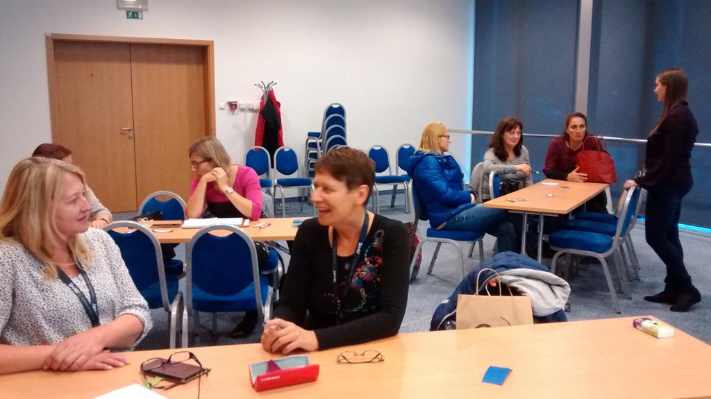skvarcmar's tweet photo. #sirikt #ustvari6 ucimo se anglescine z e- in i- ucbeniki https://t.co/Pl3bOrgdrt