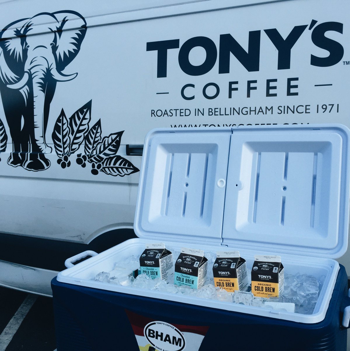 tonyscoffees's tweet photo. We’ve teamed up with @SmithBrosFarms to create an organic cold brew! Follow us on Twitter, FB &amp; IG: @runcoldbrew https://t.co/qjcCe1CIYJ