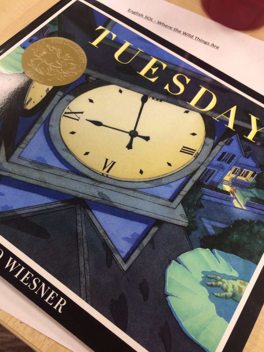 emilysyorksj's tweet photo. Deep heated discussions today on the book Tuesday 📚 #ysjprimed #ysjenglish https://t.co/ePxblXRfGL