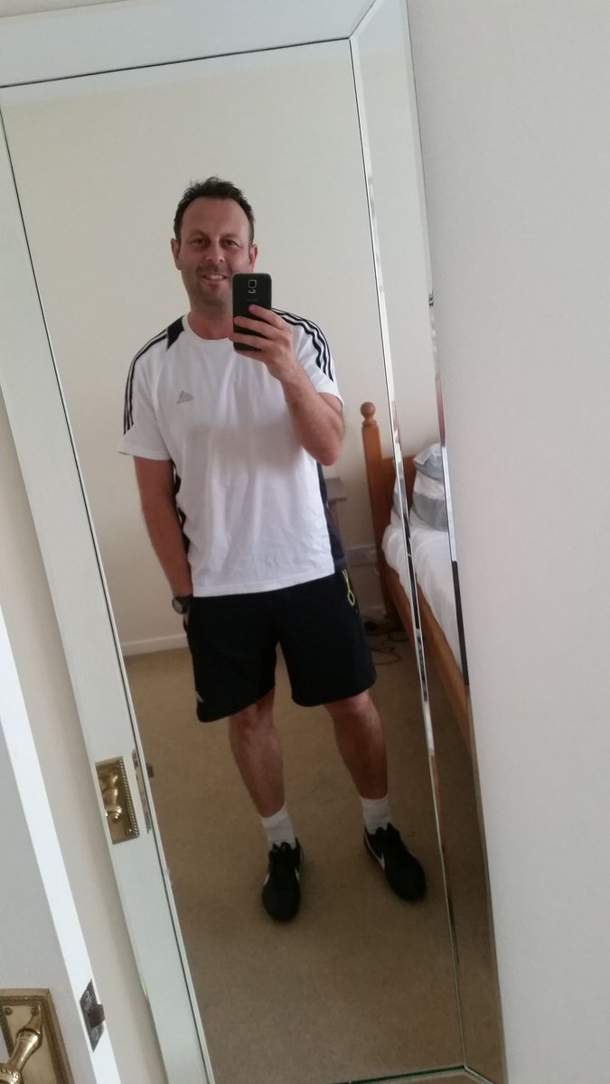 MattMattslop's tweet image. Off to footy #gettingtooldforthis