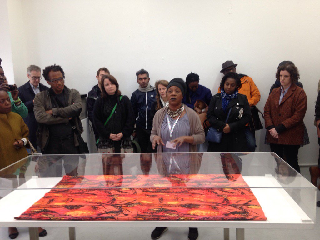 #SoniaBoyce giving tour of @AHRC_BAM display #bamnownow @UniArtsLondon Chelsea, next to work by #AltheaMcNish