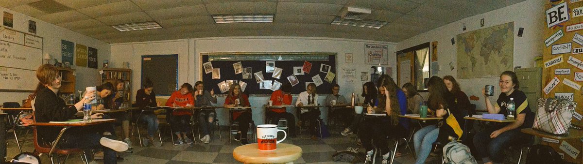 WeReadWell's tweet photo. They sat down and did amazing things...with coffee, ekphrastic poetry, & In Cold Blood! #ohE2 @theleedavisway #NationalPoetryDay ☕️✏️❤️ https://t.co/FX7SNodcxT