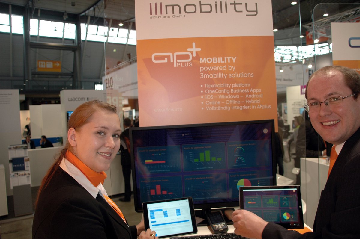 prxagentur's tweet photo. Die 3mobility kurz vor dem Abbau auf der #itbusiness16 - hier ein Bsp. für #BusinessApps mit #flexmobility https://t.co/uLaxrCvSUS https://t.co/yyeCB1HhTw