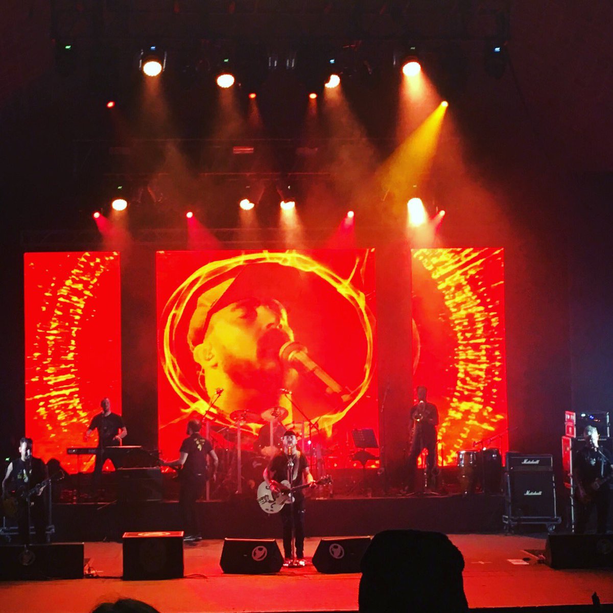 _LuciaBeltran_'s tweet photo. Amo esta foto❤️🙌🏼
1ro de octubre, volveeee, por favor🙏🏼
#laberisouruguay #laberisorock #LaBeriso #Rolo https://t.co/bbQXwQd0yE