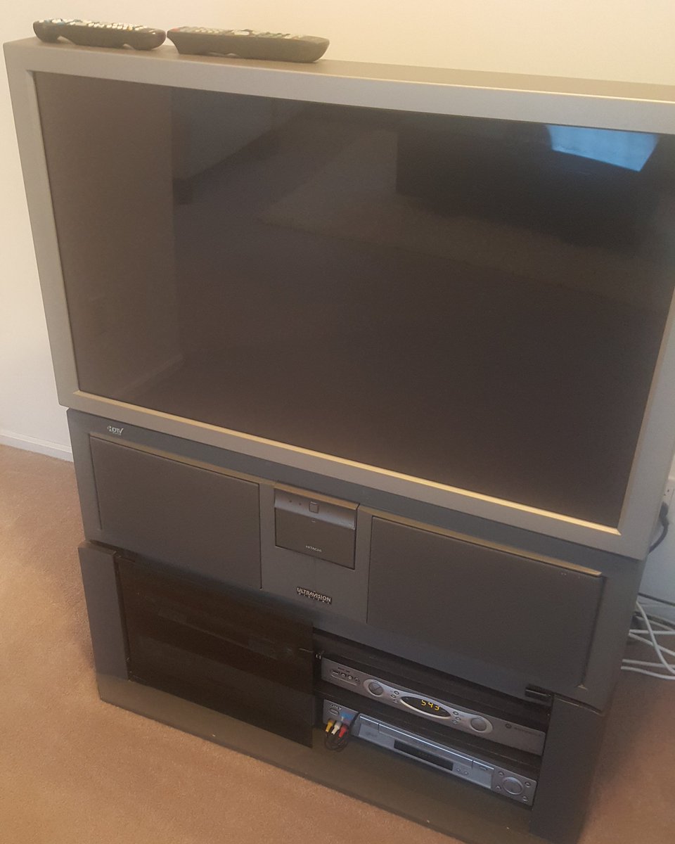 SalVulcano's tweet photo. Selling my television. Originally paid $3300. Asking $11 or best offer. https://t.co/0t12Iv2aGK
