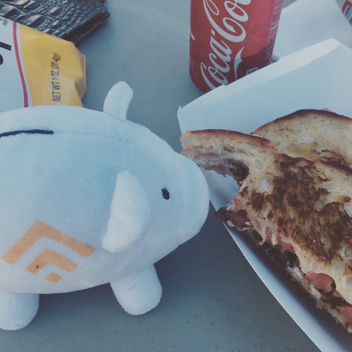 BankSmartCARRIE's tweet photo. Celebrating @AvidiaBank's #EAW2016 w/ @BankSmartMAX @Saycheeseft! #GrilledCheeseIsLife #PiggingOut #HudsonMA https://t.co/2QfT1r9kkY