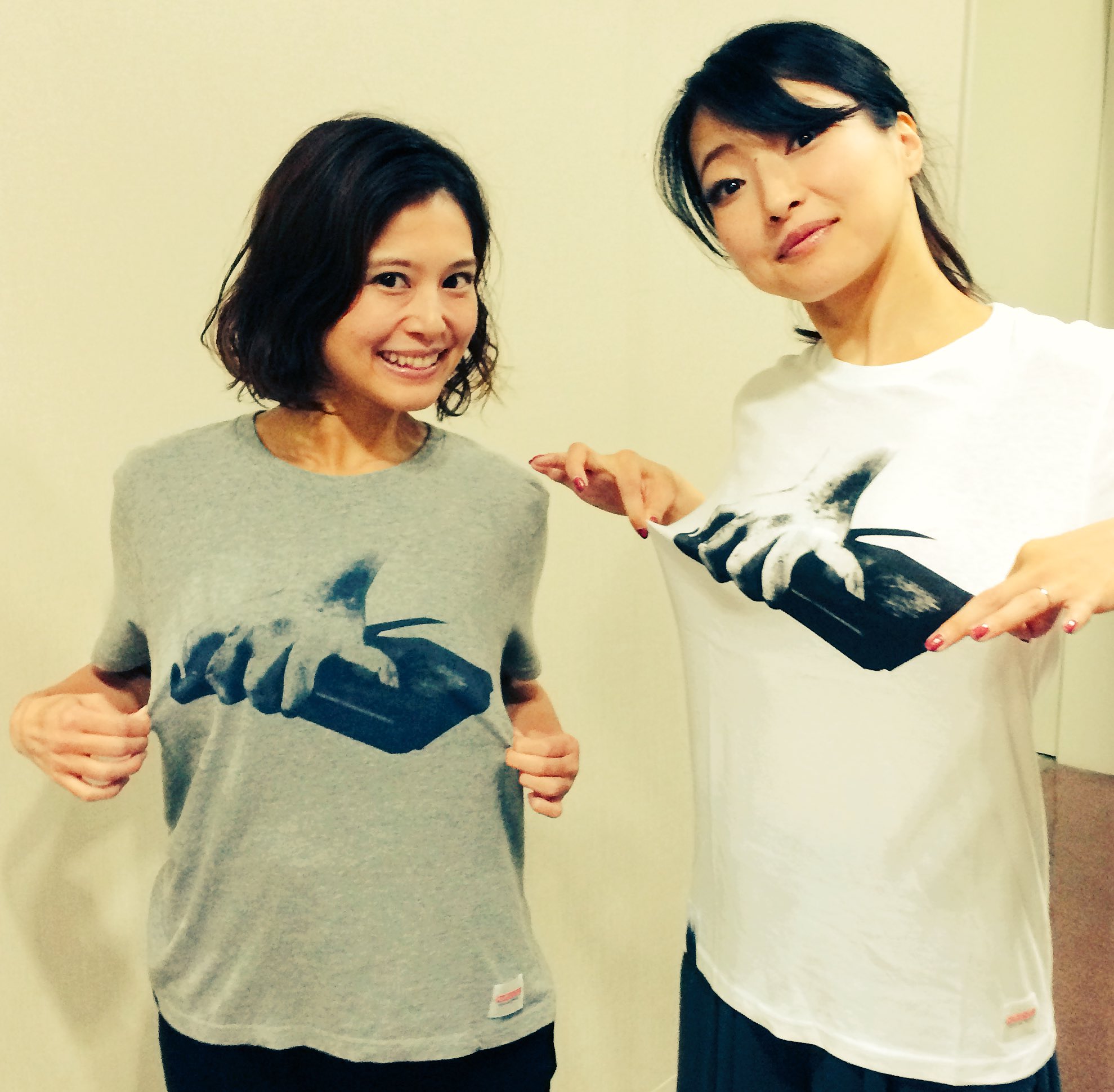 遠藤留奈 在 Twitter 上 今更 娼年 備忘録 だけど 貞子vs伽椰子 Tシャツ 佐津川愛美さんこと さっつんとオソロでパシャリ サダカヤの撮影の時にはお会いできず娼年でようやく言葉を交わしました こんなに華奢で可愛らしいのに強さを感じる女優さん 仲良くし 遠藤留奈 在 Twitter 上 今更 娼年 備忘録 だけど 貞子vs伽椰子 Tシャツ 佐津川愛美さんこと さっつんとオソロでパシャリ サダカヤの撮影の時にはお会いできず娼年でようやく言葉を交わしました こんなに華奢で可愛らしいのに強さを感じる女優さん 仲良くし