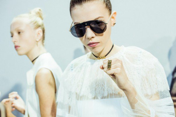 Ce qu’il fallait retenir de la Fashion Week à Paris bit.ly/2dhC7zu