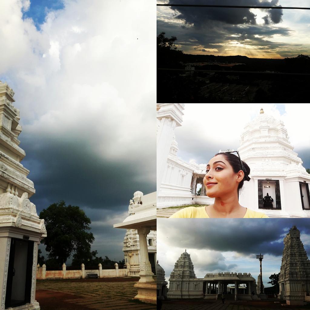 AkolkarSnigdha's tweet photo. Had an awesome time at Sanghi temple 🙏 ramoji film city #siyakeram https://t.co/xOFWxlsKfw