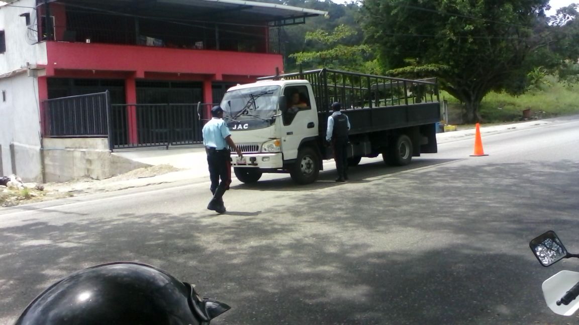 CCPNuevaBolivia's tweet photo. @AlvaroSCuellar @polimer @GabineteDePaz Puntos ceros activados como estrategia de control en despliegue del servicio policial #EPTucani https://t.co/88Zrai2sIm