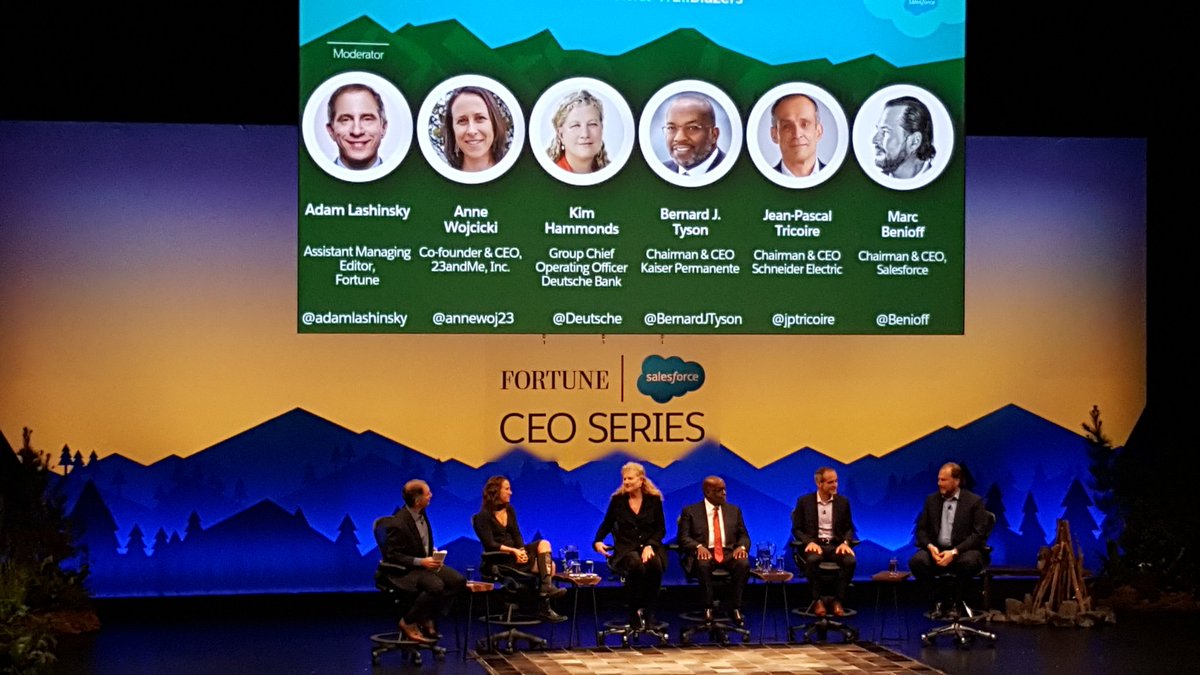FaheyStephanie's tweet photo. Incredible insights. #DF16 #Salesforce https://t.co/XGCr0QBO7u