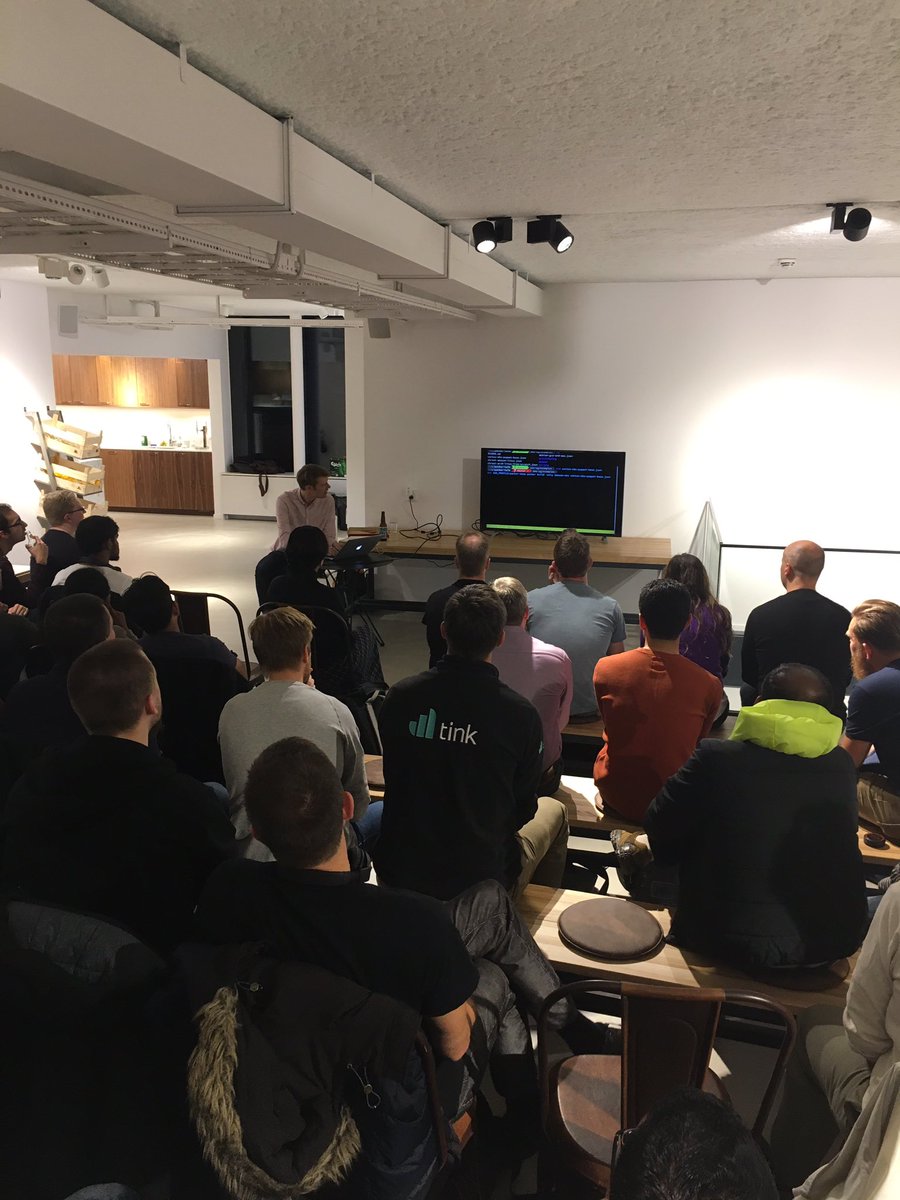 dwtech_io's tweet photo. #awsmeetup first talk by @rickard_v_essen #packer https://t.co/AolNpAI7LL