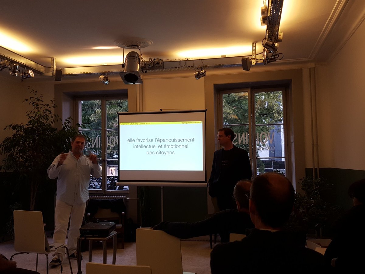 ud_yz's tweet photo. Heureux de pouvoir échanger sur la Conception Universelle lors du premier Responsive City Camp ! Merci @gregoire @matemaz https://t.co/ZJSKHl5EhU