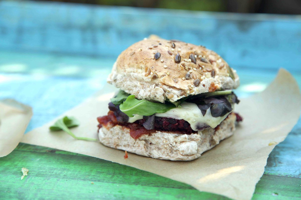 The best Beetroot Burgers from <a href="/Hasteskitchen/">Ian Haste</a> &amp; <a href="/DJ_BBQ/">Christian Stevenson</a> ==> bit.ly/2dvs6UI