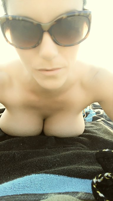 Sucking up the last dregs of the sun.... #VitDWhore https://t.co/i5Y0EQ1ZV4<a href="/tag/vitdwhore"class="tags">#VitDWhore</a>