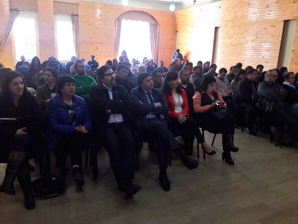 SercotecAraucan's tweet image. Panel de expertos respondiendo las consultas de los asistentes al Seminario Potencial vitivinícola región de La #Araucanía @semanapymeCL