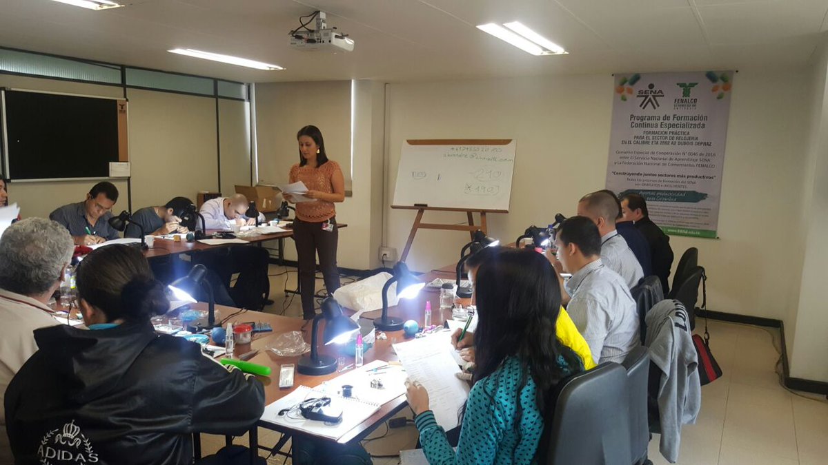 conjuanvaldes's tweet photo. Hoy en @Fenalco_Ant se realiza formación productiva para el sector relojería, gracias a programa de formación continua especializada #SENA https://t.co/3pmezgDdfz