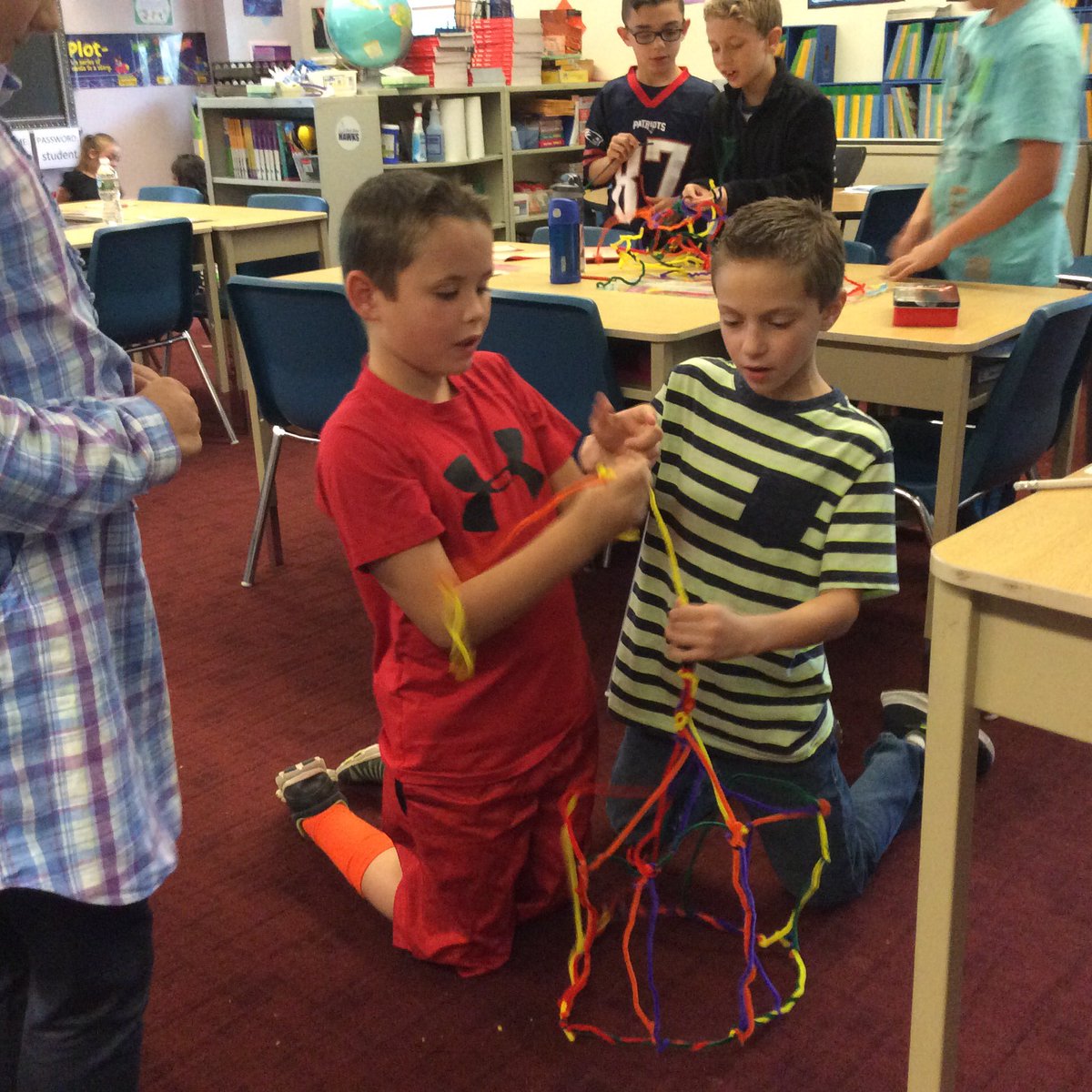 SS_Gr3's tweet photo. Building towers-Mrs. McGuire's class #STEM#lderrypop#collegeandcareerready https://t.co/NxLuhoLwL6